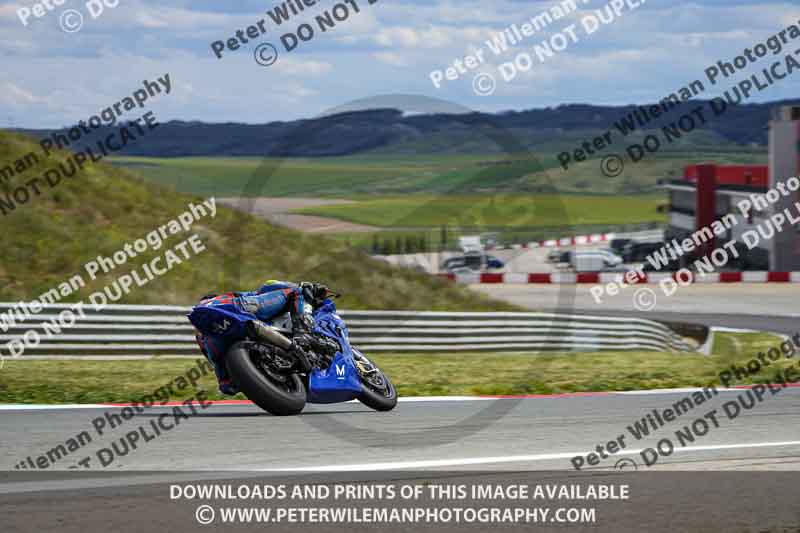 cadwell no limits trackday;cadwell park;cadwell park photographs;cadwell trackday photographs;enduro digital images;event digital images;eventdigitalimages;navarra;no limits trackdays;peter wileman photography;racing digital images;trackday digital images;trackday photos